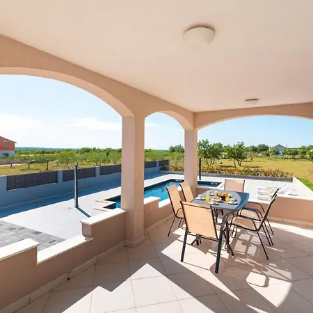 Holiday home Dalmatia Bei *