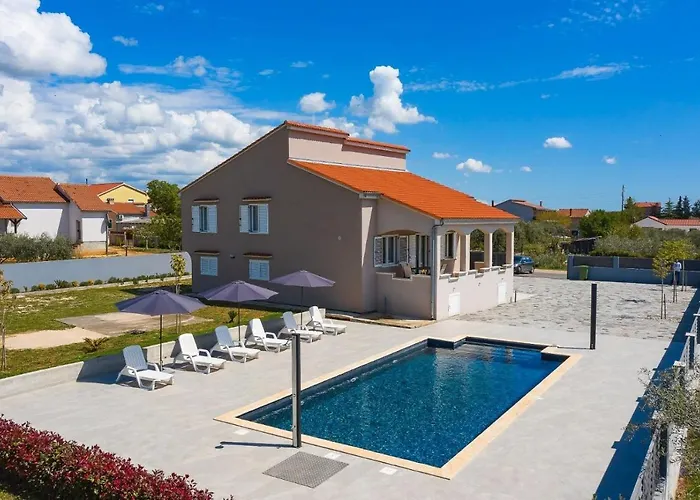 Dalmatia Bei 펜션 자다르